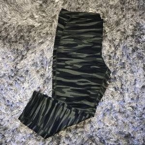 Women old navy 3/4 length leggings